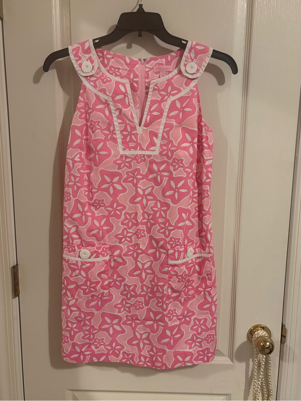 Lilly Pulitzer sz 4 Sleeveless Pink Starfish print Mini Dress ButtonTrim pockets - Picture 2 of 16